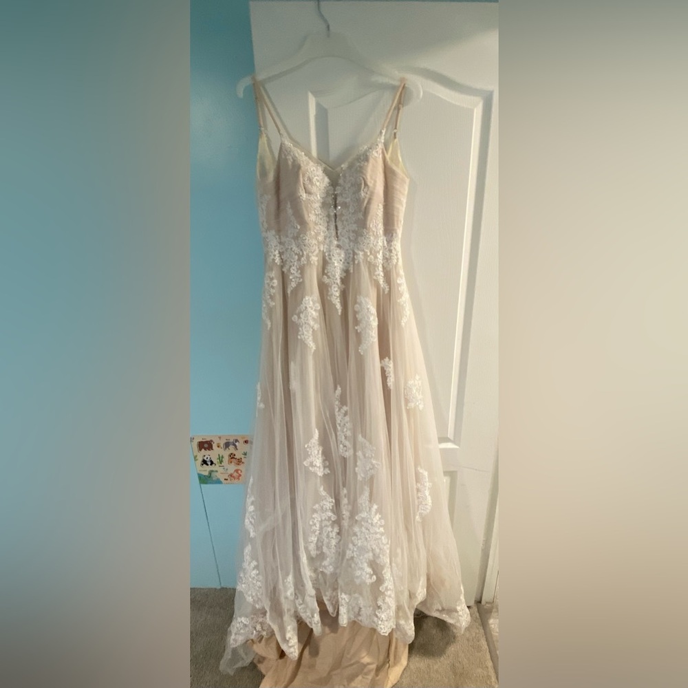 Elegant Lace Strapless Gown